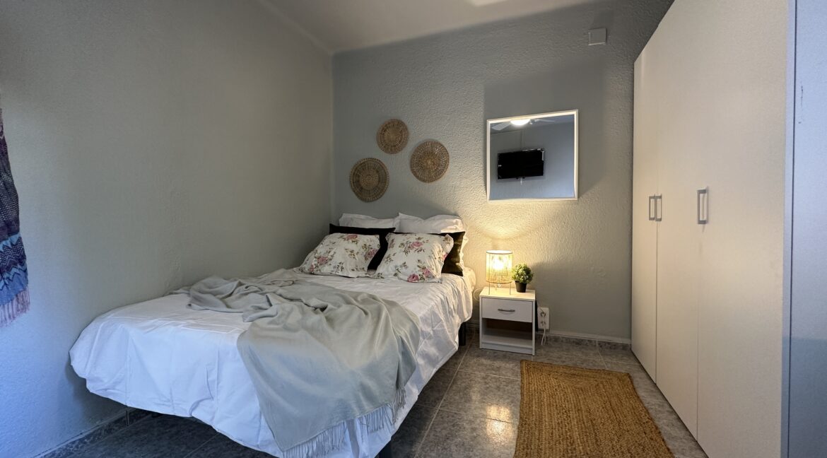 HABITACIÓN MORADA (4)