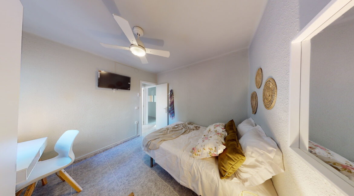 HABITACIÓN MORADA III
