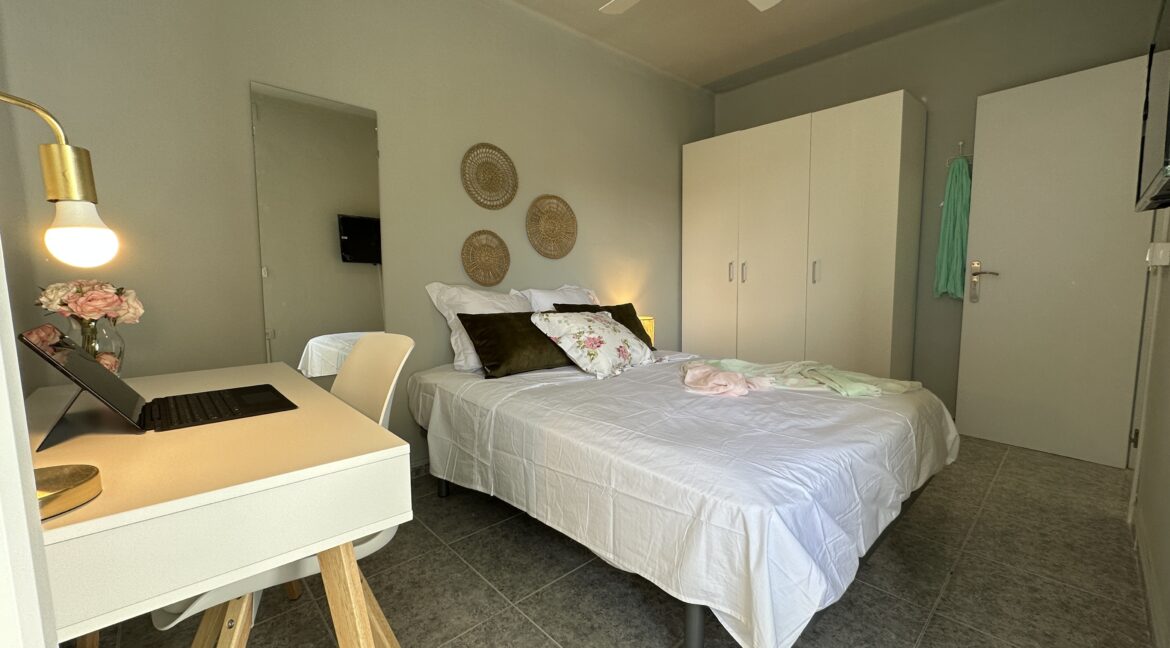 HABITACIÓN ROJA VIII